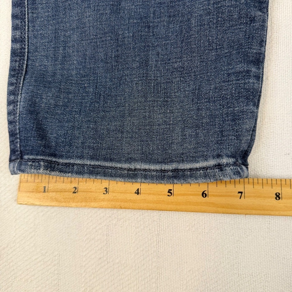 Classic Dark Blue Women's Jeans - Comfortable Everyday Fit - Picture 4 of 8